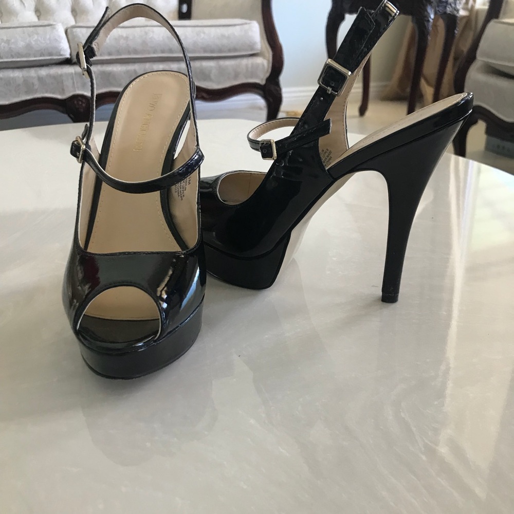 gorgeous black Enzo Angiolini strappy heels